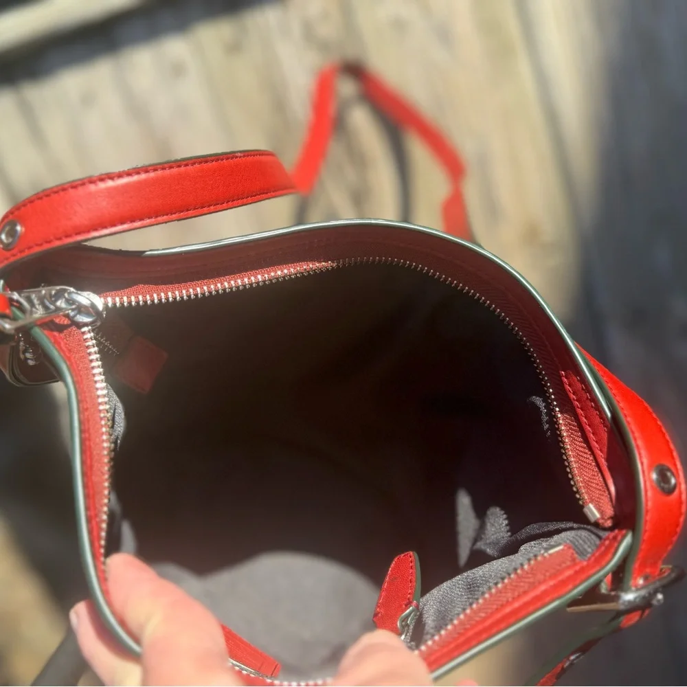 Coach Pebbled Leather Red Bucket Crossbody Bag — Creed G1481-32281 ✨🐱❤️